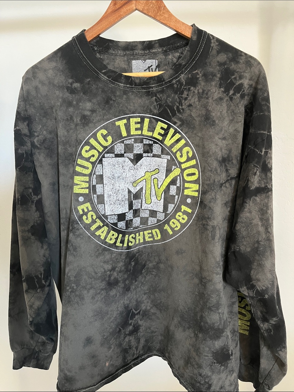 MTV Black Tie-Dye Long Sleeve Tee with Neon Yellow Logo Size XL